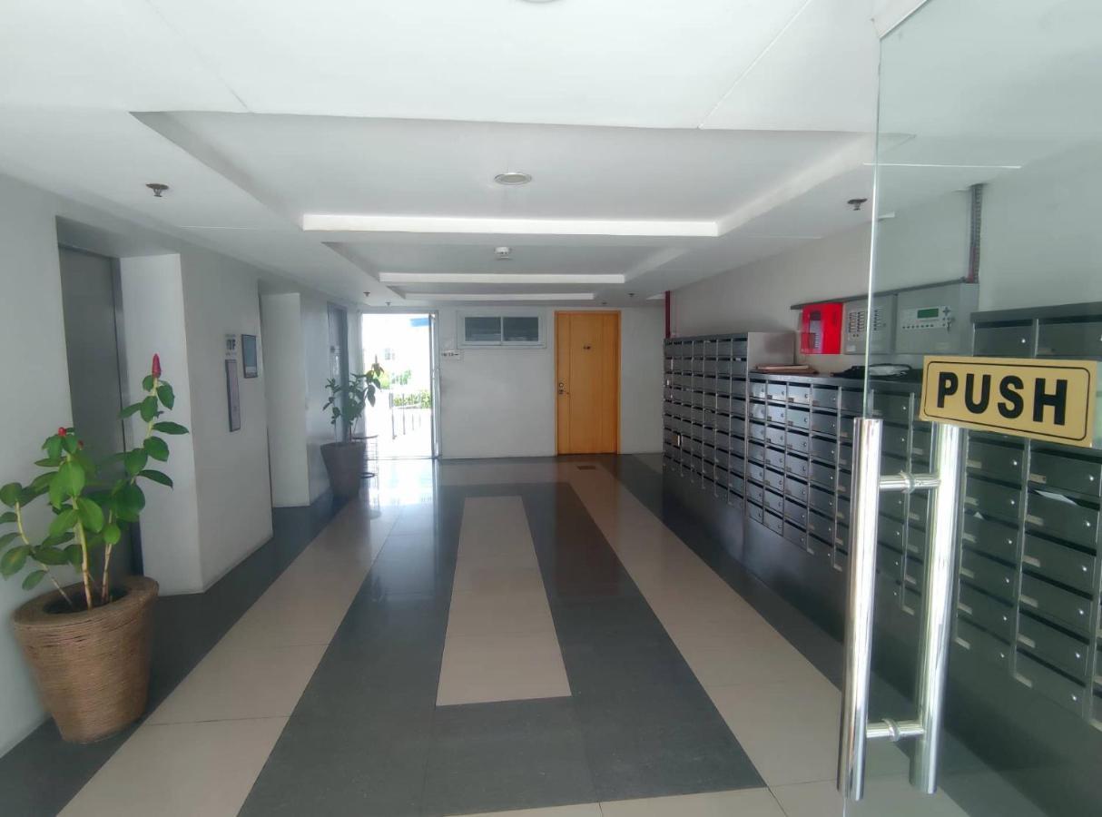 Davao Condo 2Br Pool Wifi Netflix Eksteriør billede