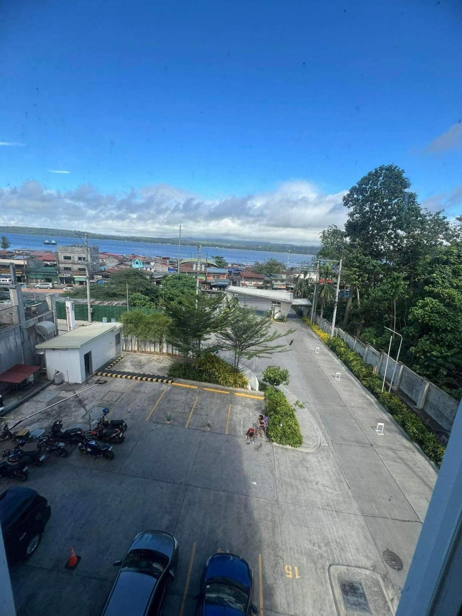 Davao Condo 2Br Pool Wifi Netflix Eksteriør billede